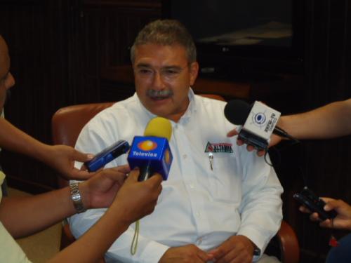 “No se debe permitir que se manipulen instalaciones de Pemex”: Alcalde